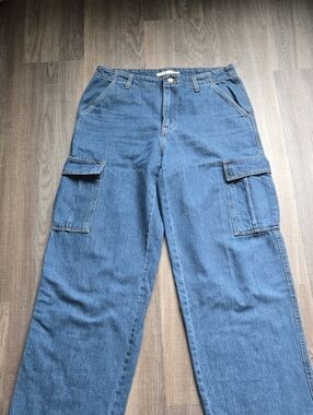 Levi's 94 Baggy Denim Wide-Leg Cargo Jeans in Blue